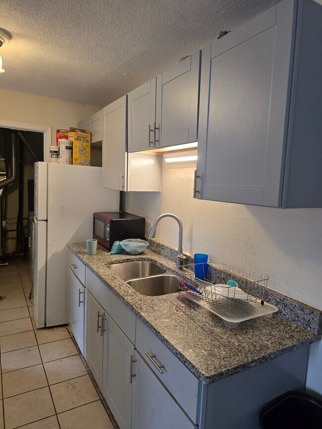 Building Photo - 1751 Queensbury Cir