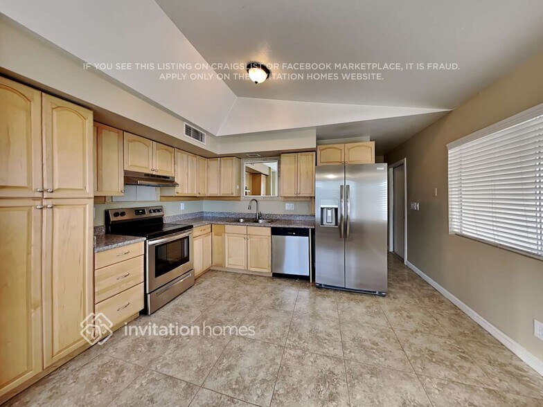 Building Photo - 5922 W Mauna Loa Ln