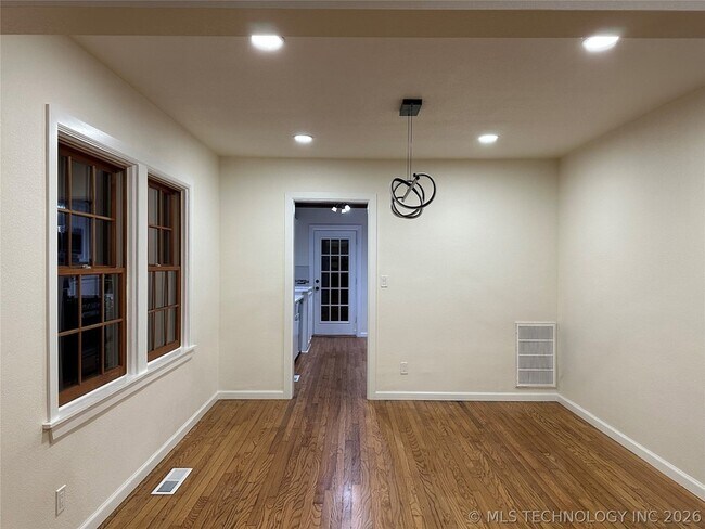 Building Photo - 1235 S Gary Pl