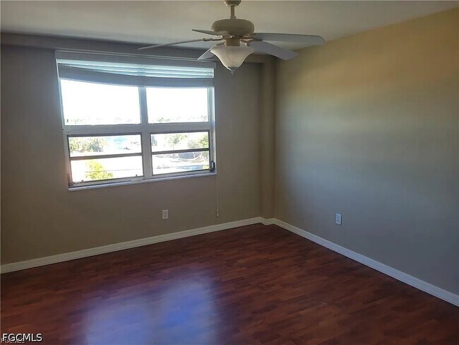 Building Photo - 4803 Sunset Ct
