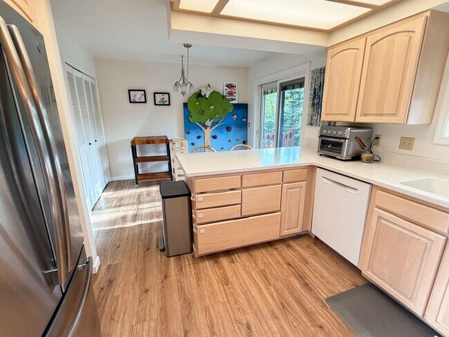 Building Photo - 6841 Crooked Tree Dr