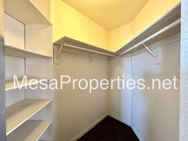 Building Photo - 12530 High Desert Rd
