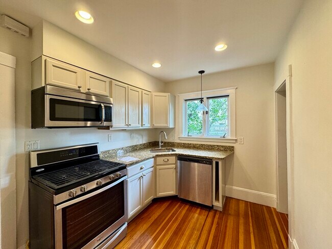 Building Photo - 88 Brush Hill Rd