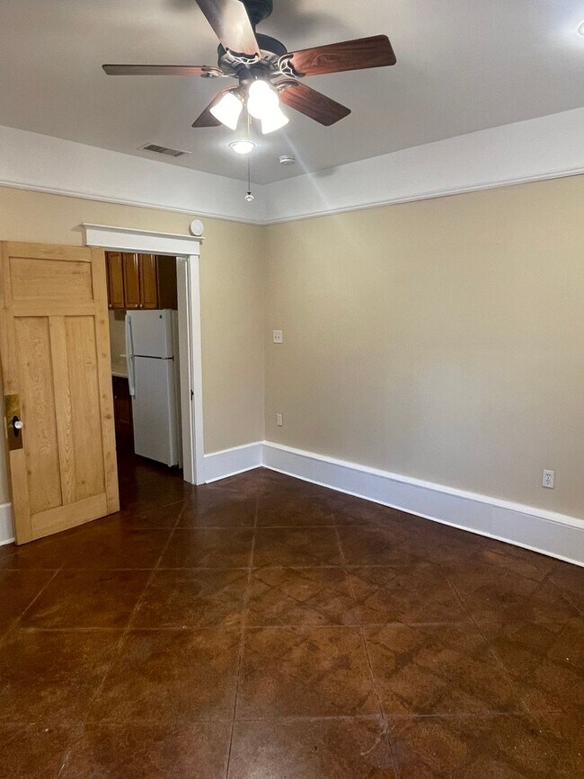 Building Photo - 2BD/1BA Shotgun in MidCity