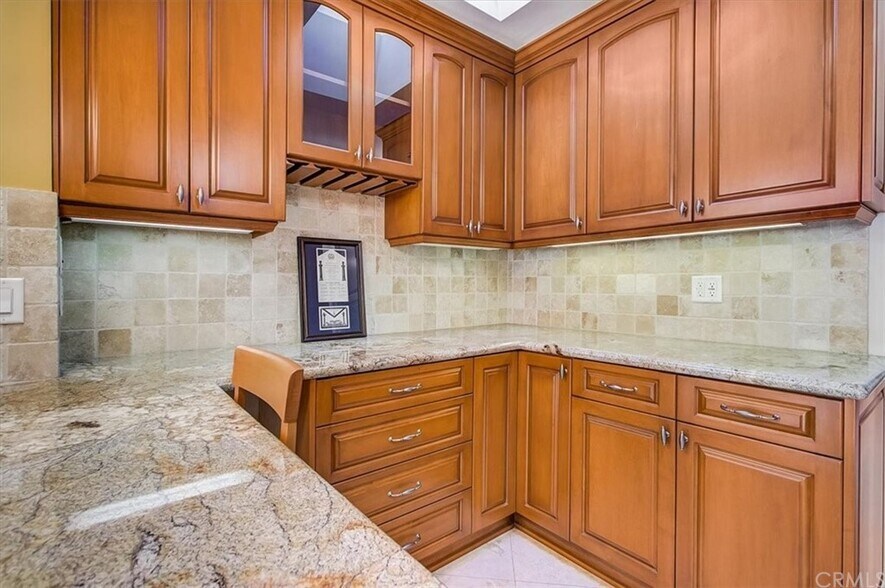https://my.matterport.com/show/?m=jzeRU6tT8Ln - 1331 N Lincoln St