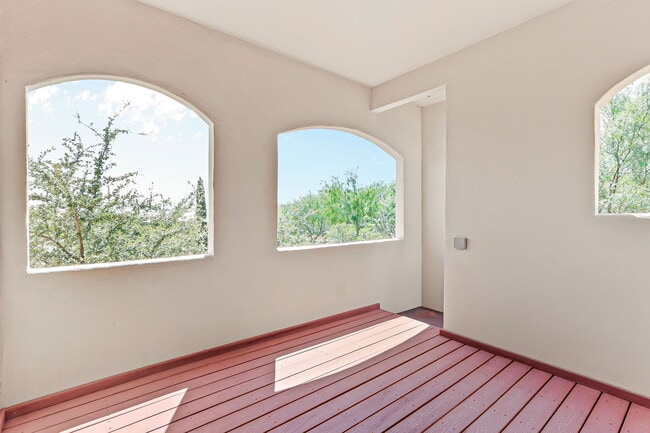 Building Photo - 6350 Escondido Dr