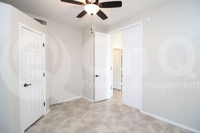 Building Photo - 16643 S 15th St