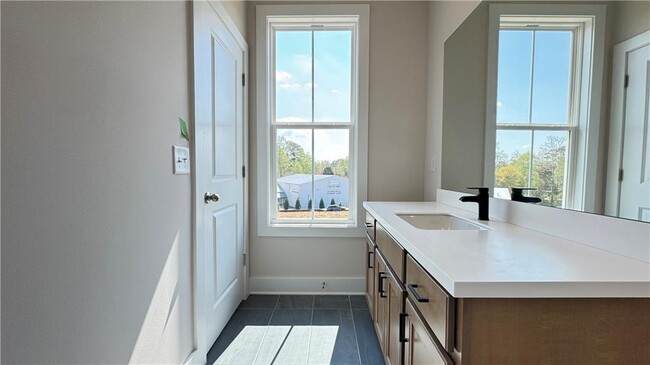 Building Photo - 2694 Evers Dr NE