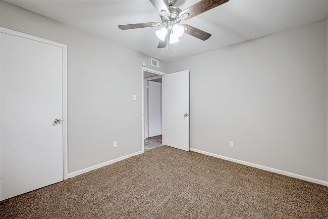 Building Photo - 3615 Needville Ave