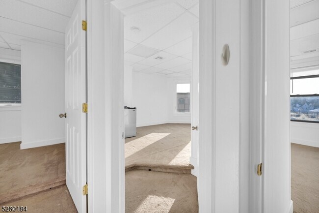 Building Photo - 38 Morris St