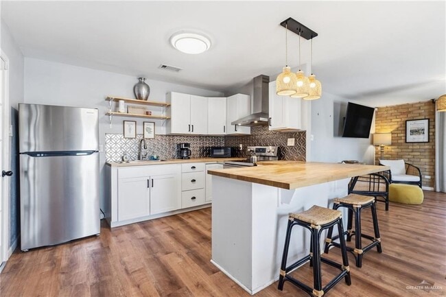 Building Photo - 18 La Vista Ave