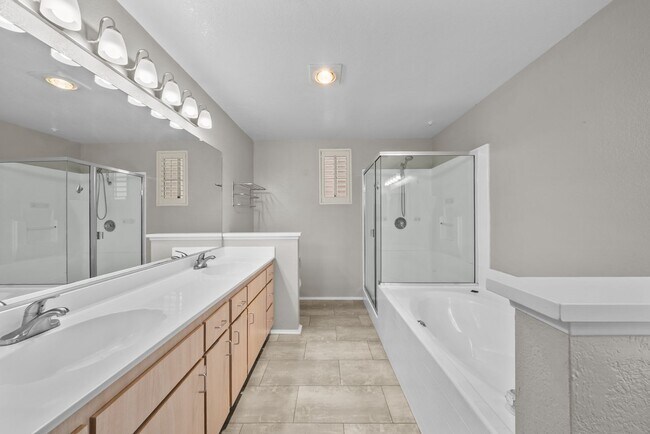 Building Photo - 521 Arbor Dr