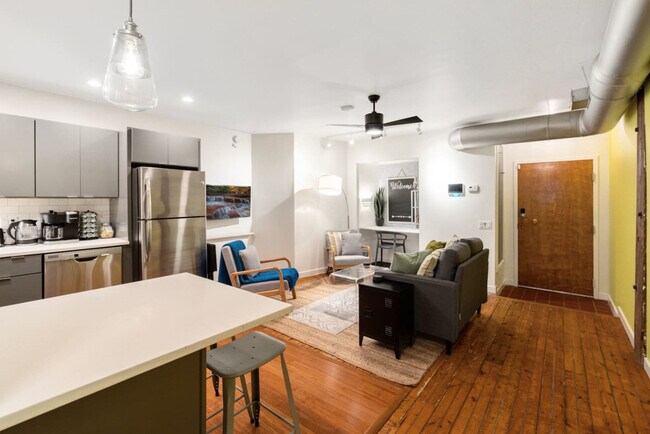 Primary Photo - 221 Vine St