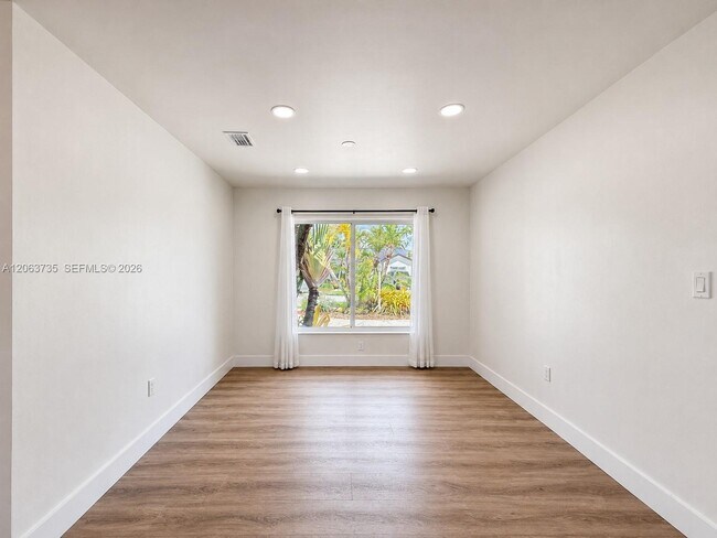 Building Photo - 4340 SW 146th Ct