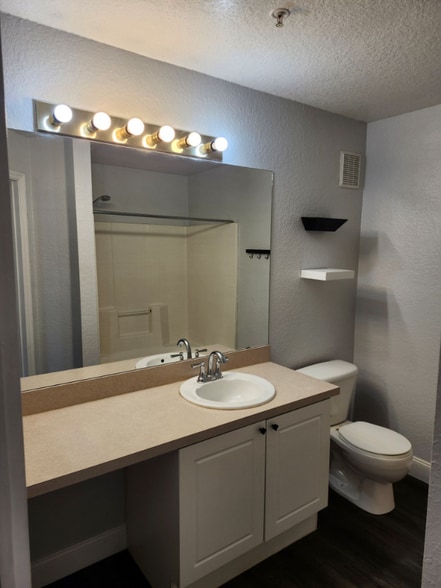 Building Photo - 846 Grand Regency Pointe