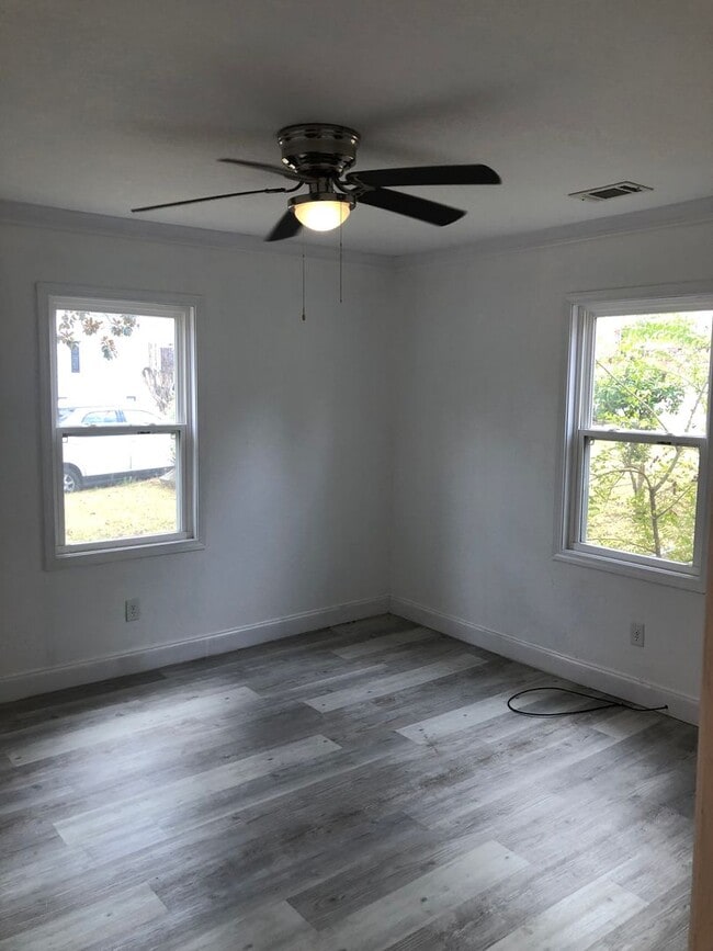 Building Photo - 2831 Pecan St