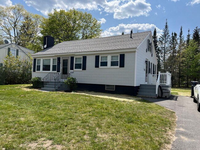 Primary Photo - Clark Cottage in Brunswick