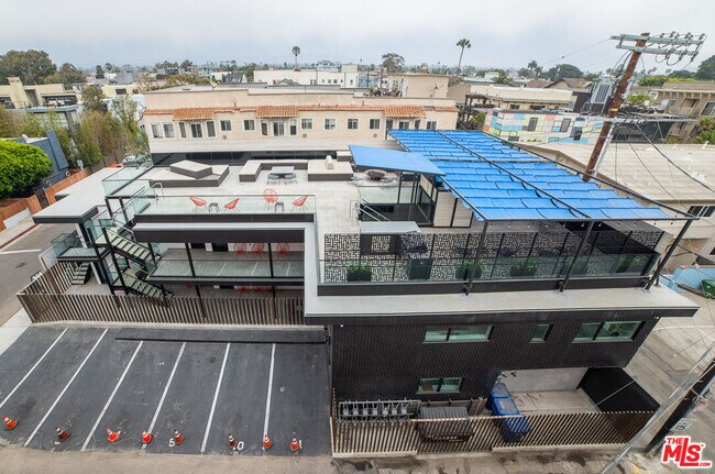 Building Photo - 14 Brooks Ave