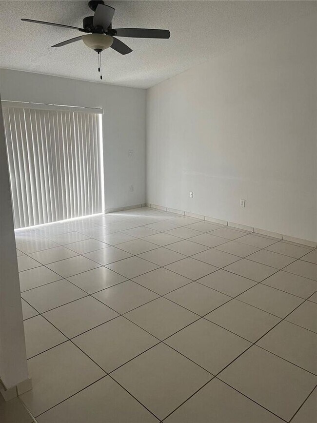 Building Photo - 13412 NW 5th Pl