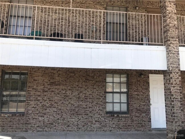 Building Photo - 1000 W Caffery Ave