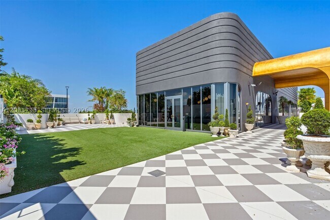 Building Photo - 2700 NW 2nd Ave