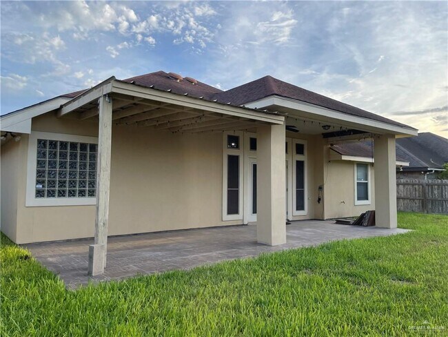 Building Photo - 19 Violet Ave