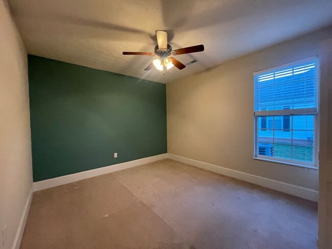 Building Photo - 1930 Scarlett Meadows Dr