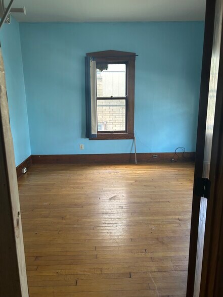 Building Photo - 3131 N Bartlett Ave