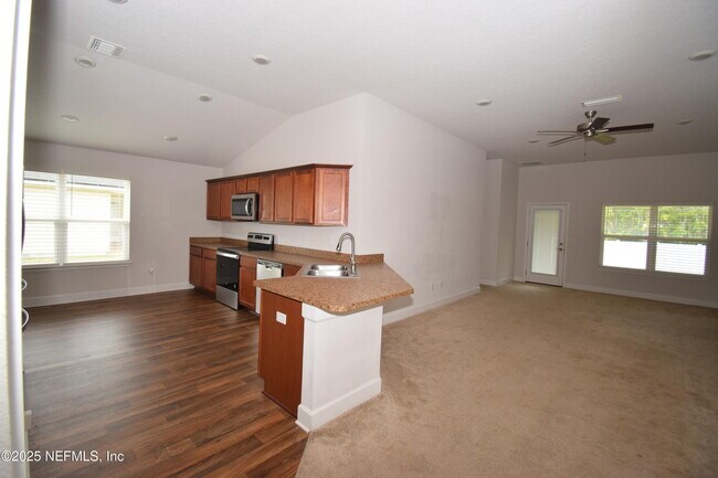 Building Photo - 7285 Gateway Ct