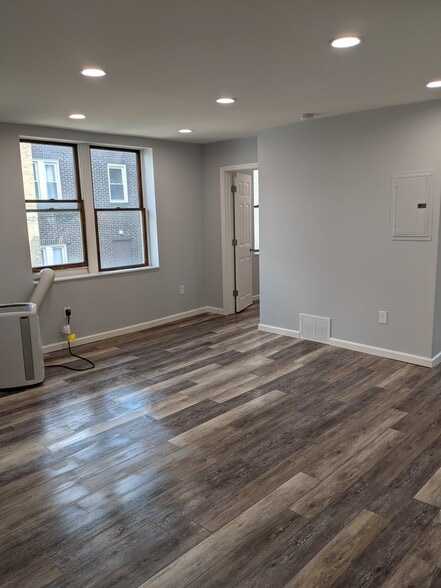 Family Room - 310 Semple St