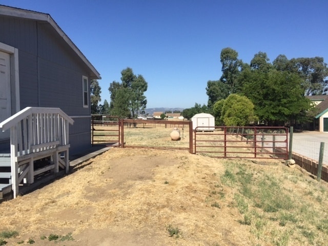 Building Photo - Cute Country Home
