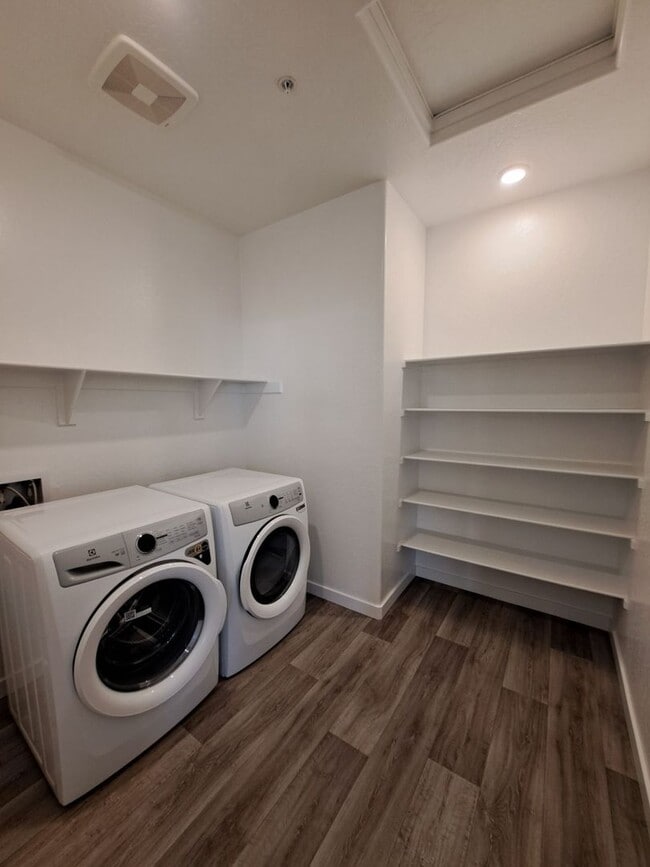 Building Photo - Spacious 3BR/2BA Home with Great Amenities in Madera!