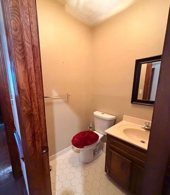 Building Photo - Spacious 4BR Home in Sought-After Springlakes – Balcony, Patio & Amenities!