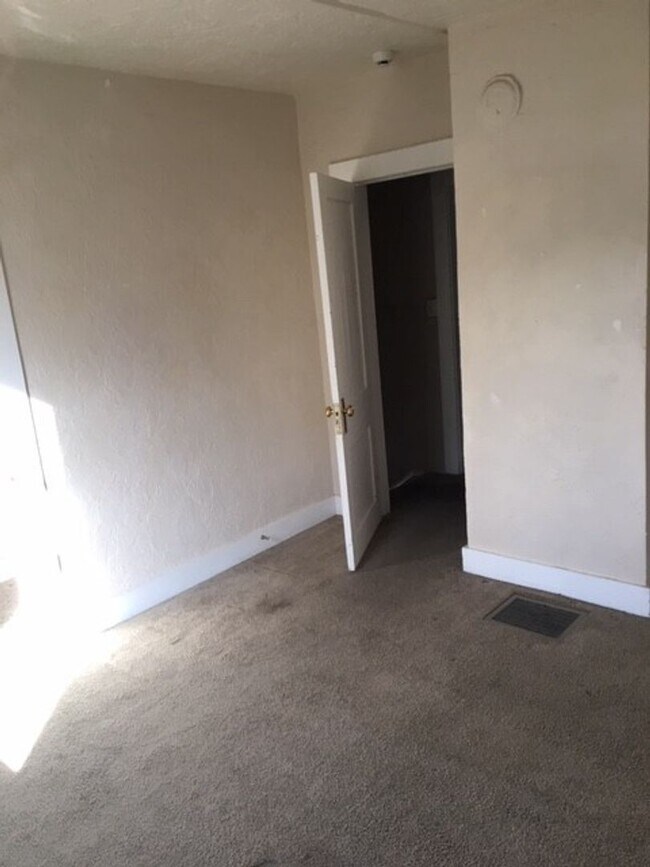 Building Photo - Coming Soon! Downtown Boise-Located close to everything!!