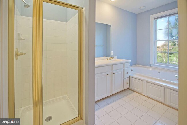Building Photo - 8629 Terrace Garden Way
