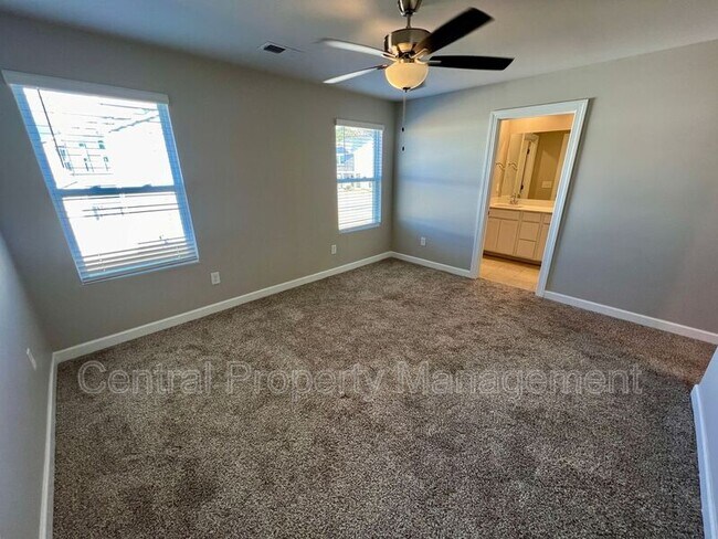 Building Photo - 613 Reese Ln