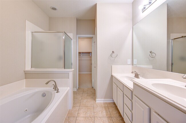 Building Photo - 1227 Glenwood Canyon Ln