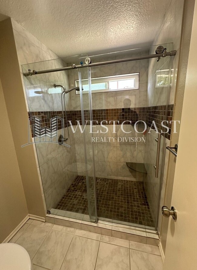 Building Photo - Charming 4-Bedroom Home in Tranquil Chino ...