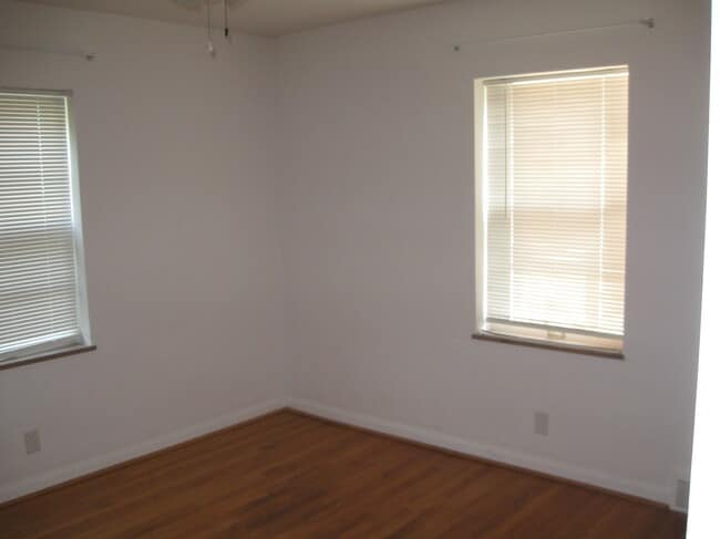Building Photo - 9254 Sappington Rd