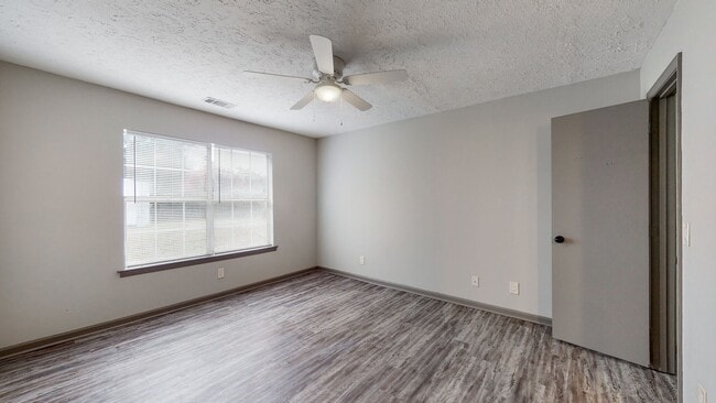 Building Photo - 3 Bedroom, 2 Bathroom home in the City of ...