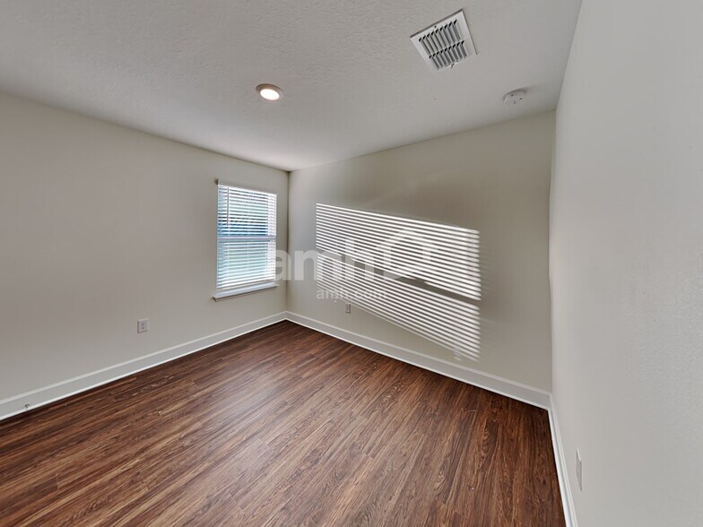 Building Photo - 29640 Passerine Ct