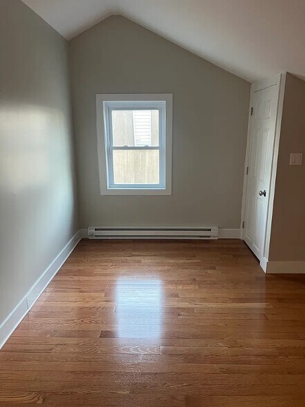 Building Photo - 478 Fabyan Pl