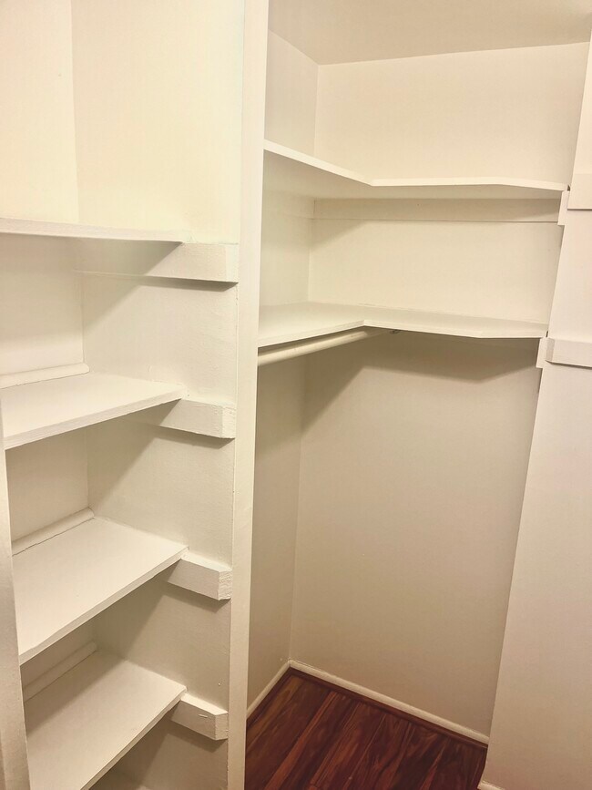 Building Photo - 1111 University Blvd W