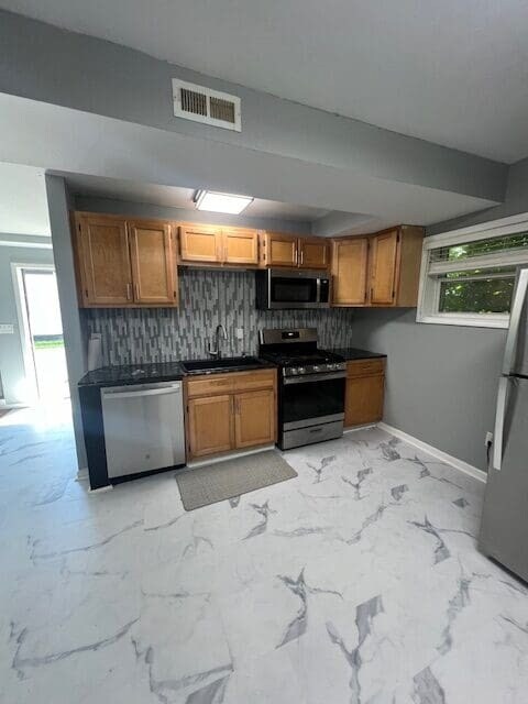 Building Photo - 204 Columbus Ave