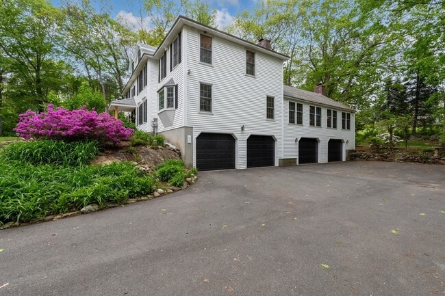 Building Photo - 4 Rockwood Ln