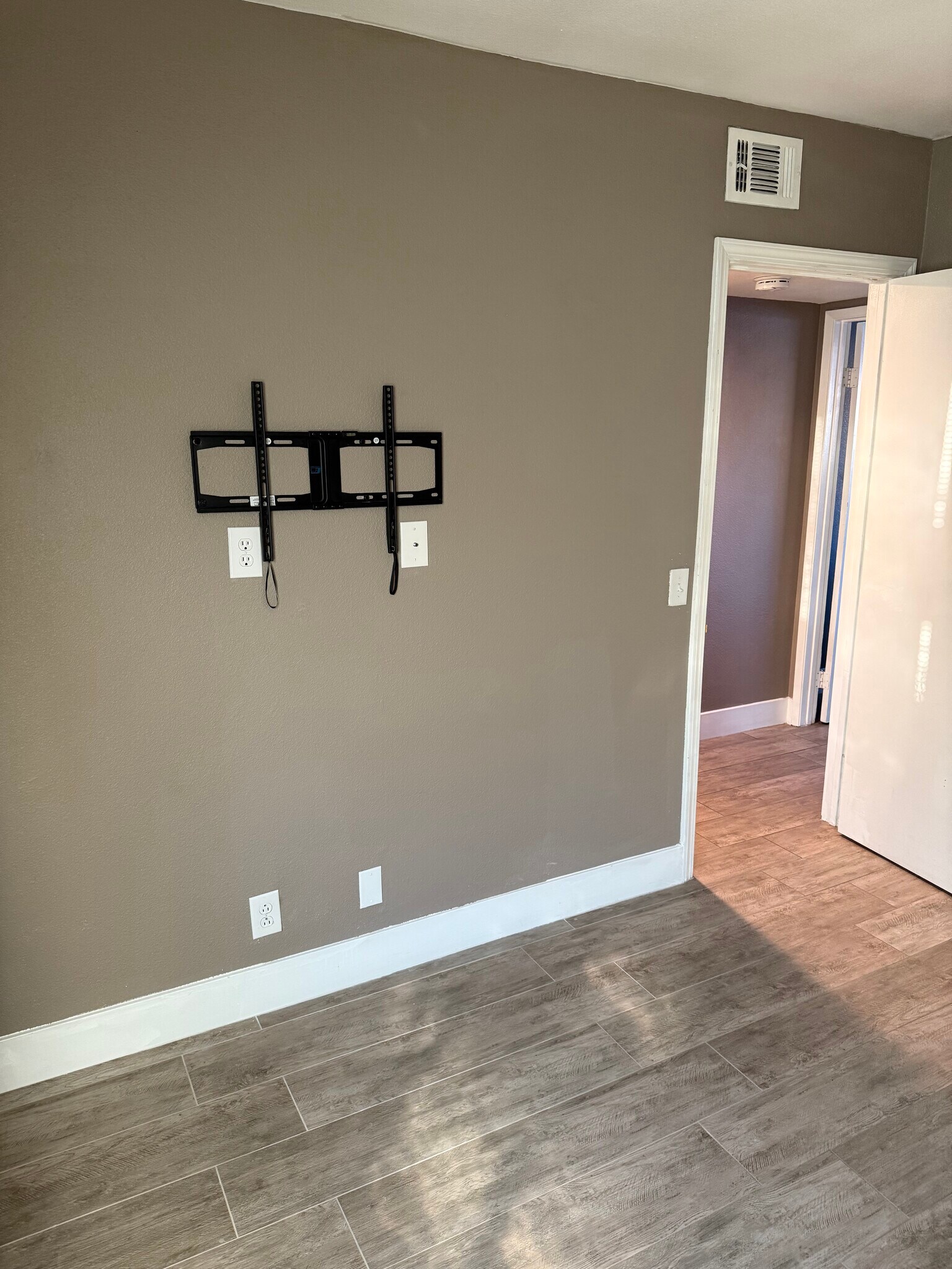 Building Photo - 1921 Goodwill St