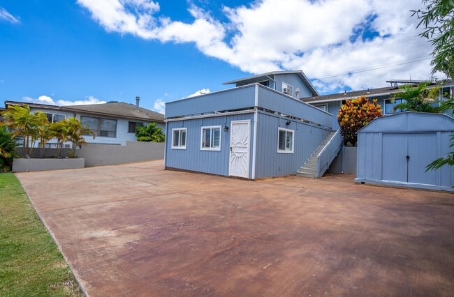 Building Photo - 312 Hiolani St