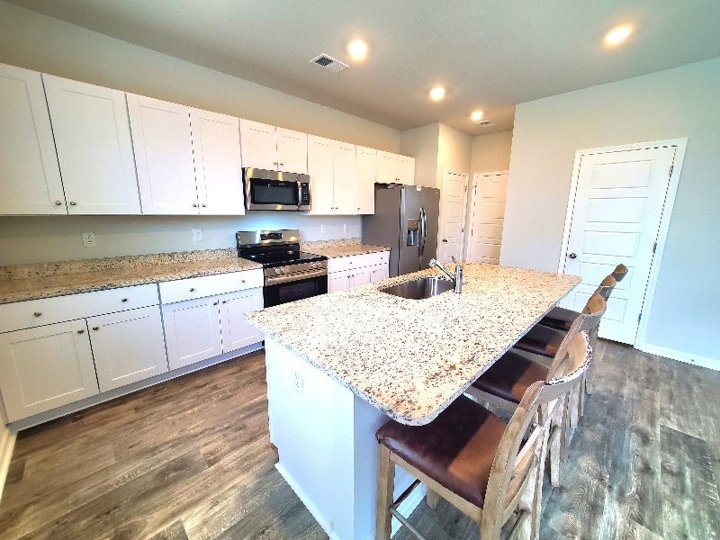 Building Photo - 400 Southern Wren Wy