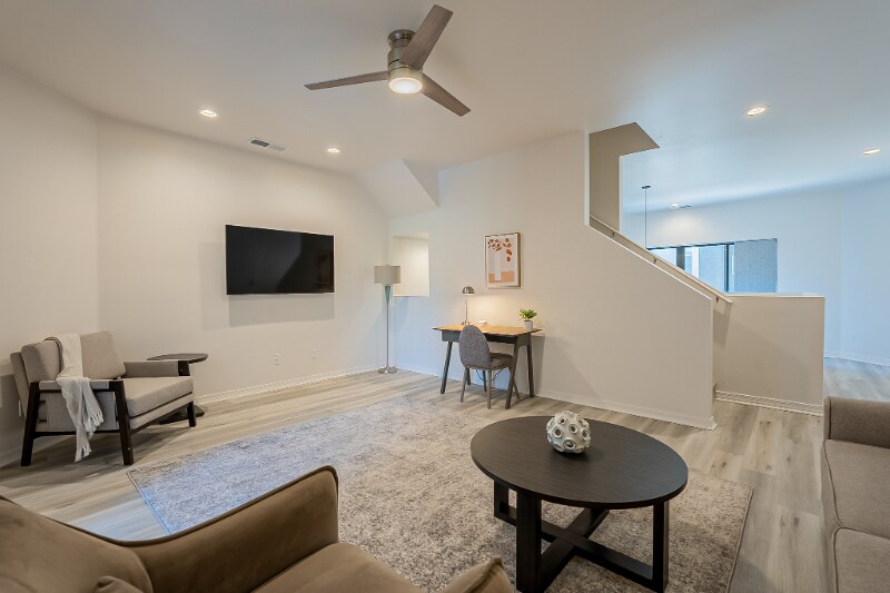 Building Photo - 7829 N 21st Ave