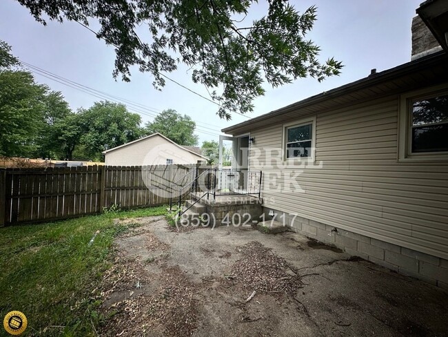 Building Photo - 3-Bed 1-Bath House